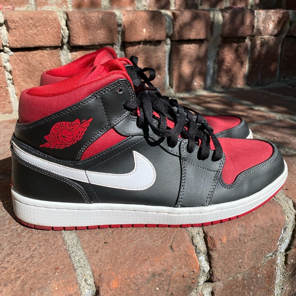 Air Jordan 1 Mid Black/Red - Picture 2 of 5